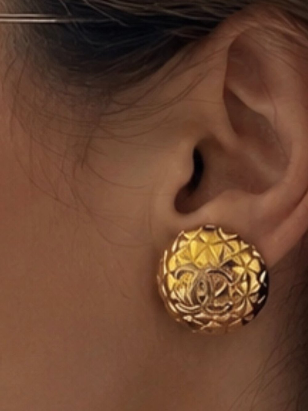 Authentic Vintage Chanel CC Quilted Dome Clip-On Earring 35mm Gold Tone